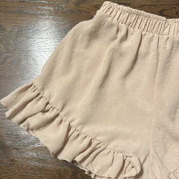 High Waist Ruffle Shorts ✨ - Picture 3 of 3
